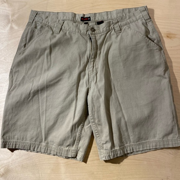 Wolverine Men's Khaki Shorts 42 (HS) - Picture 6 of 12